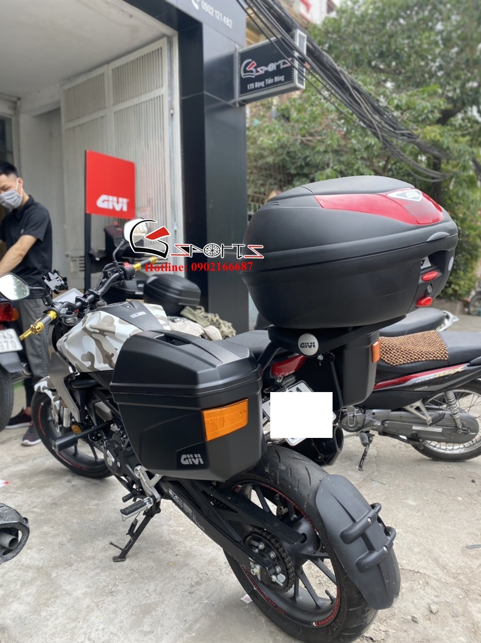 Oppa Hàn Quốc lên full thùng hông và thùng sau Givi cho Honda CB300R 
