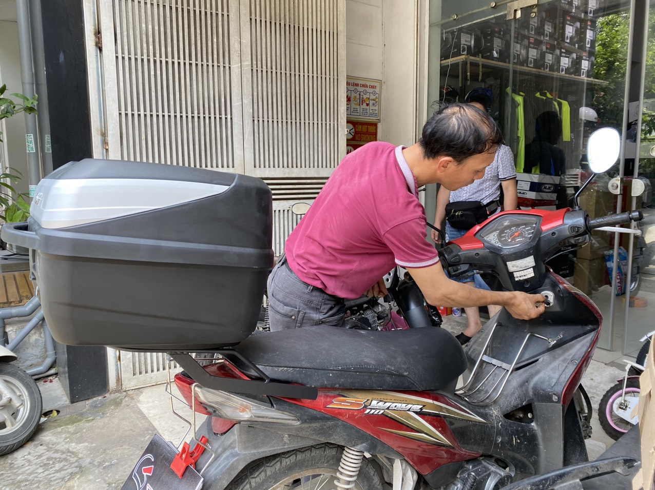 thung givi xe wave s110 gsports 0