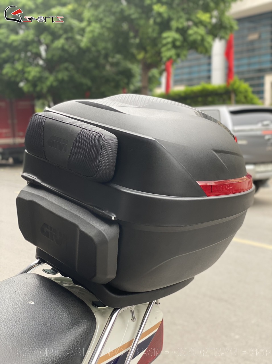 thung givi b270n lap xe cb250 gsports 2493 1