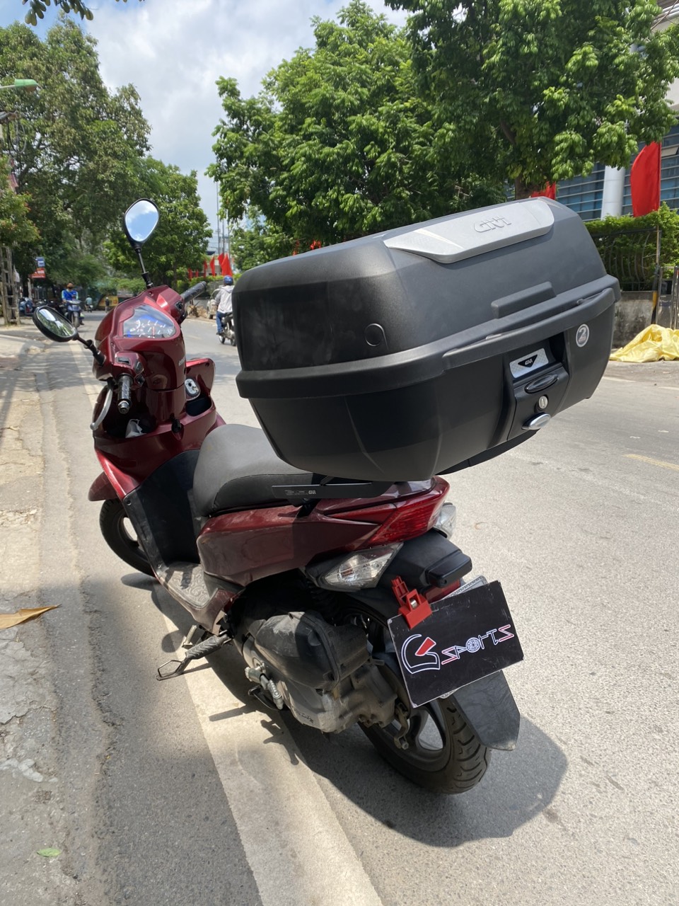 thung givi e43ntl lap xe vision gsports 20593 5