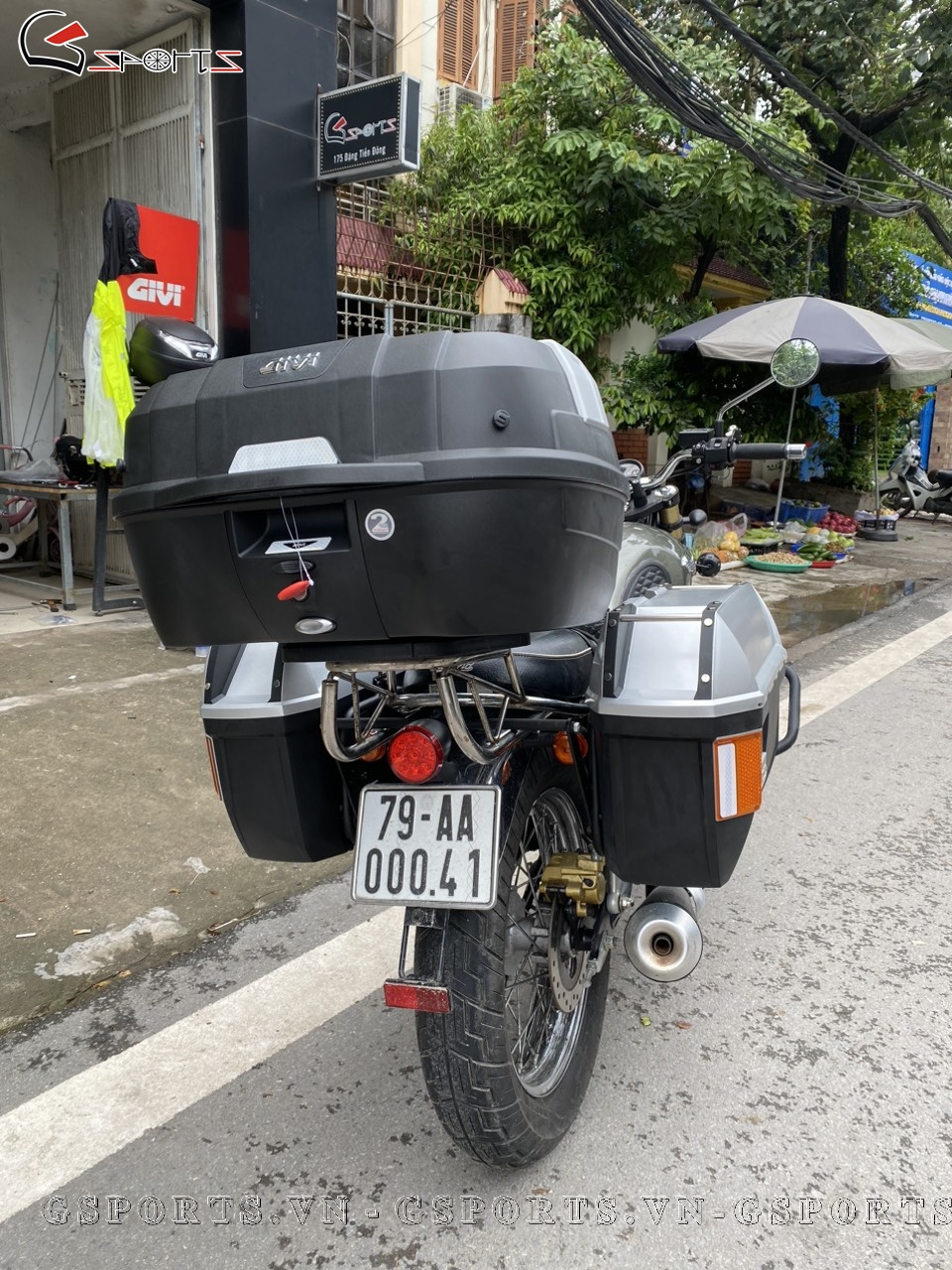 thung dung do Givi lap xe gpx 250 gsports 1