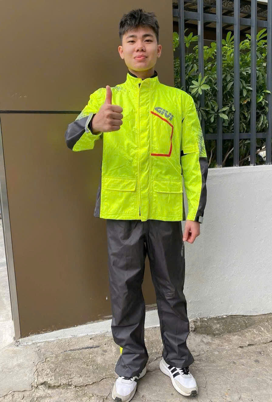Áo mưa Givi PRS04 chính hãng. Áo mưa Givi PRS04 chính hãng.