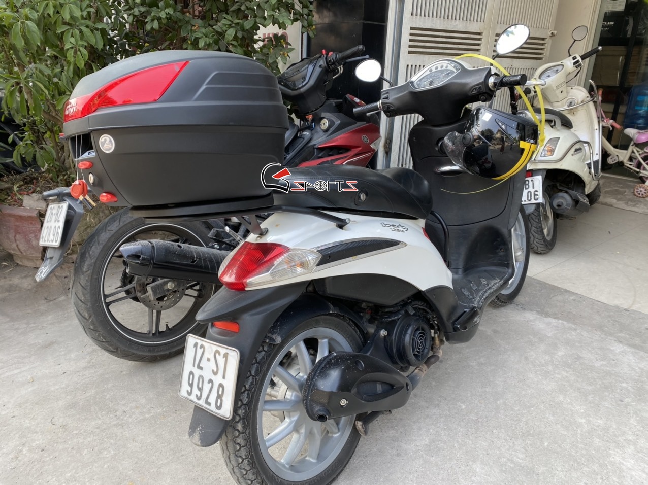 thung givi b27n lap xe liberty khach nuoc ngoai 6