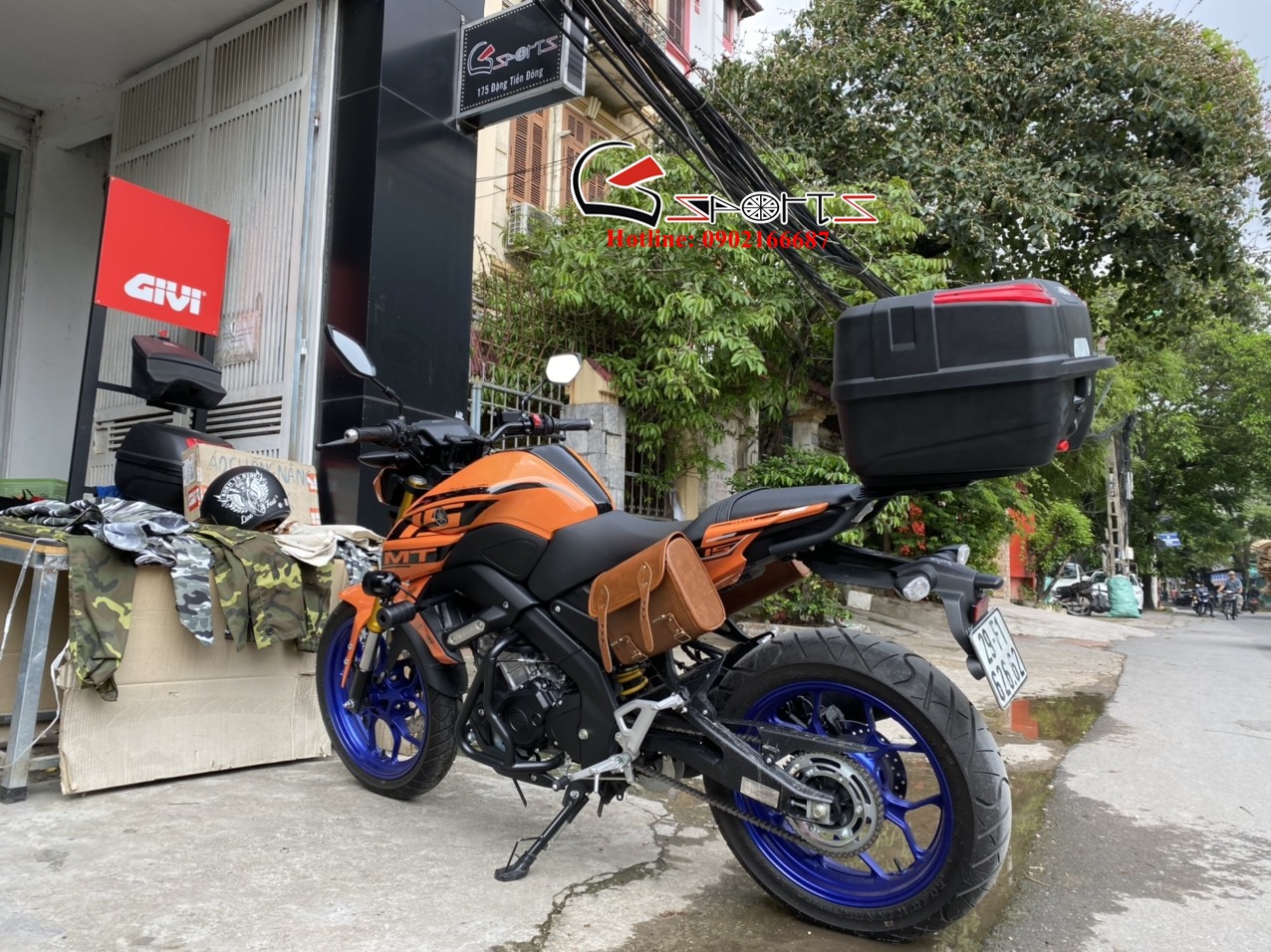 thung givi b33nm lap xe mt15 4