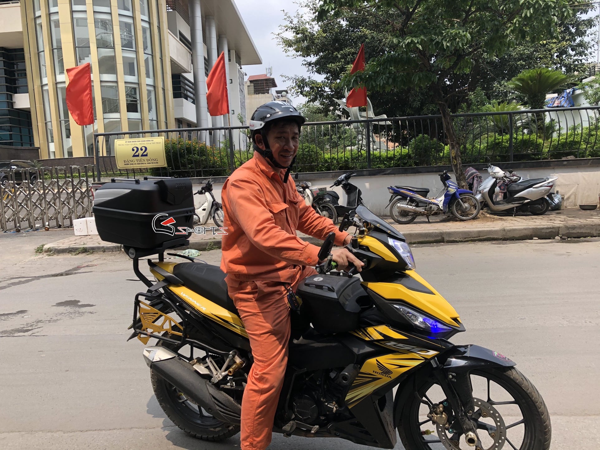 Thung Givi chinh hang