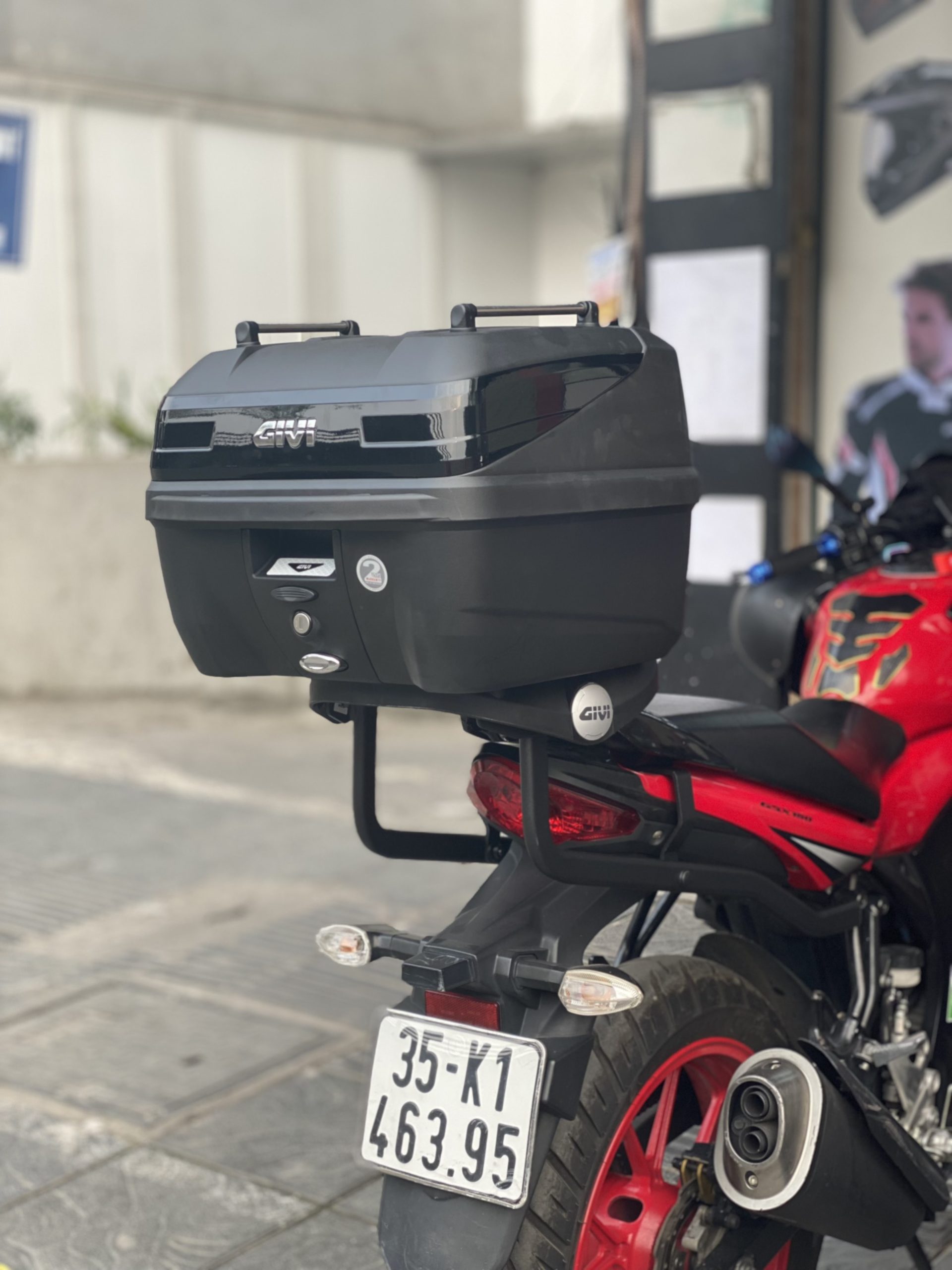 Thung givi B32NB chinh hang