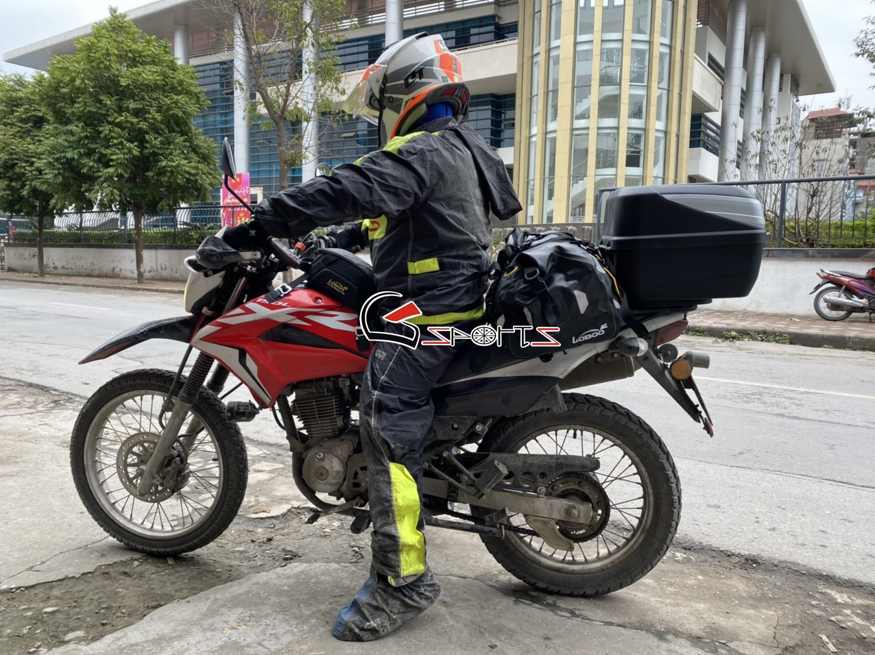 Thùng xe máy Givi B32N lắp xe cào cào thung givi b32n lap cho khach chay tu nghe an 10
