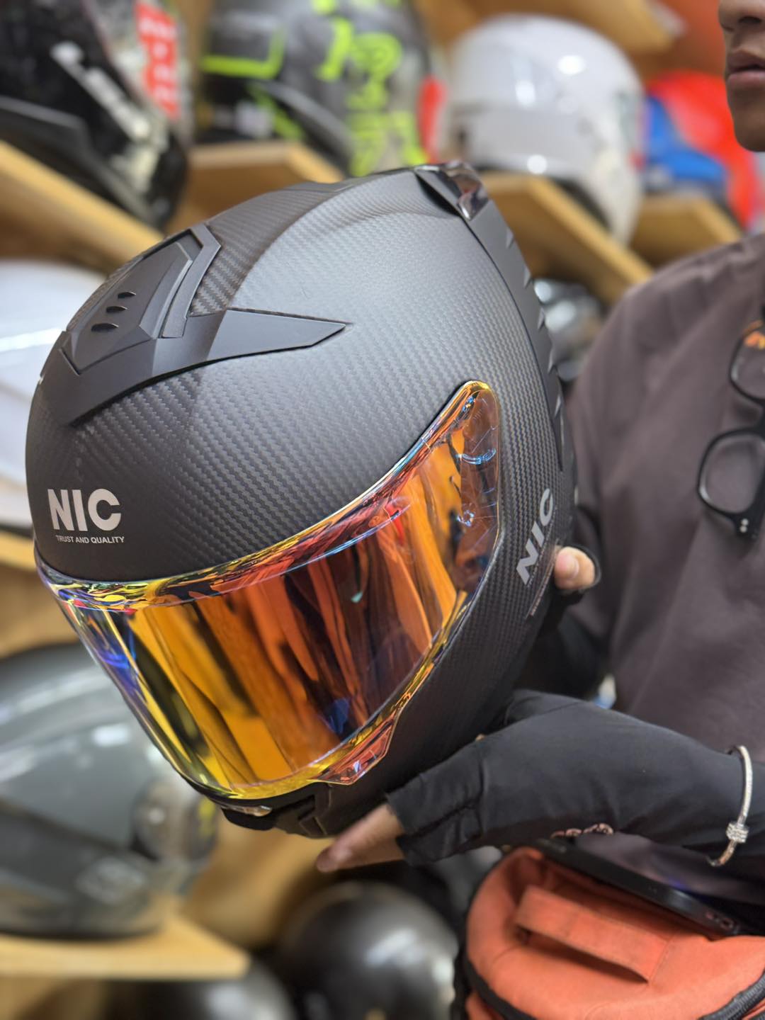 Mu bao hiem NIC N01 F carbon chinh hang Mu bao hiem NIC N01 F carbon chinh hang