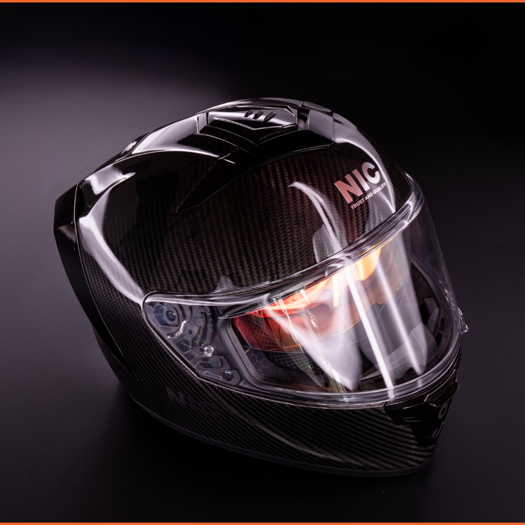 Mu bao hiem NIC N01 carbon cao cap. Mu bao hiem NIC N01 carbon cao cap.