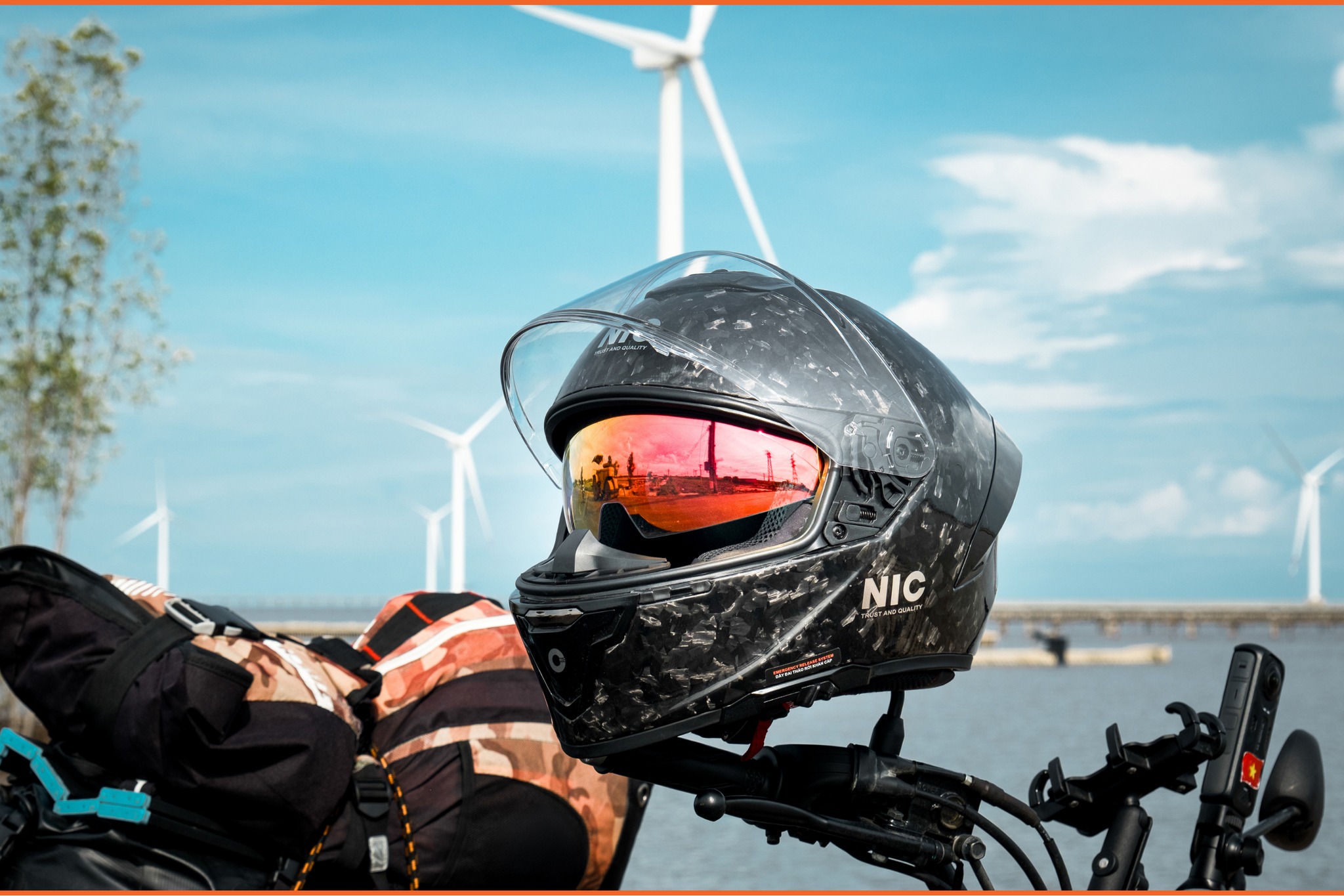 Mu bao hiem NIC N01 trang bi kinh am revo. Mu bao hiem NIC N01 trang bi kinh am revo.