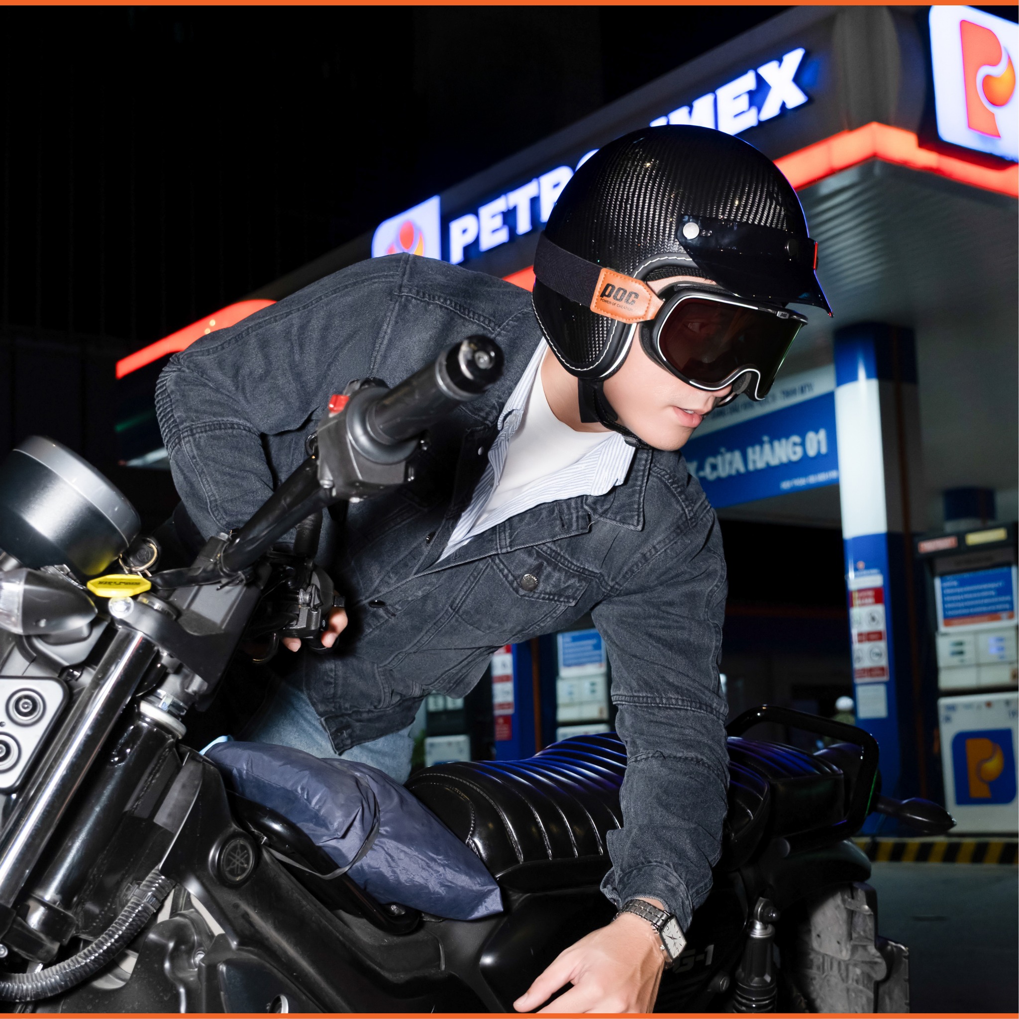 Mu bao hiem NIC N03 carbon nho gon.