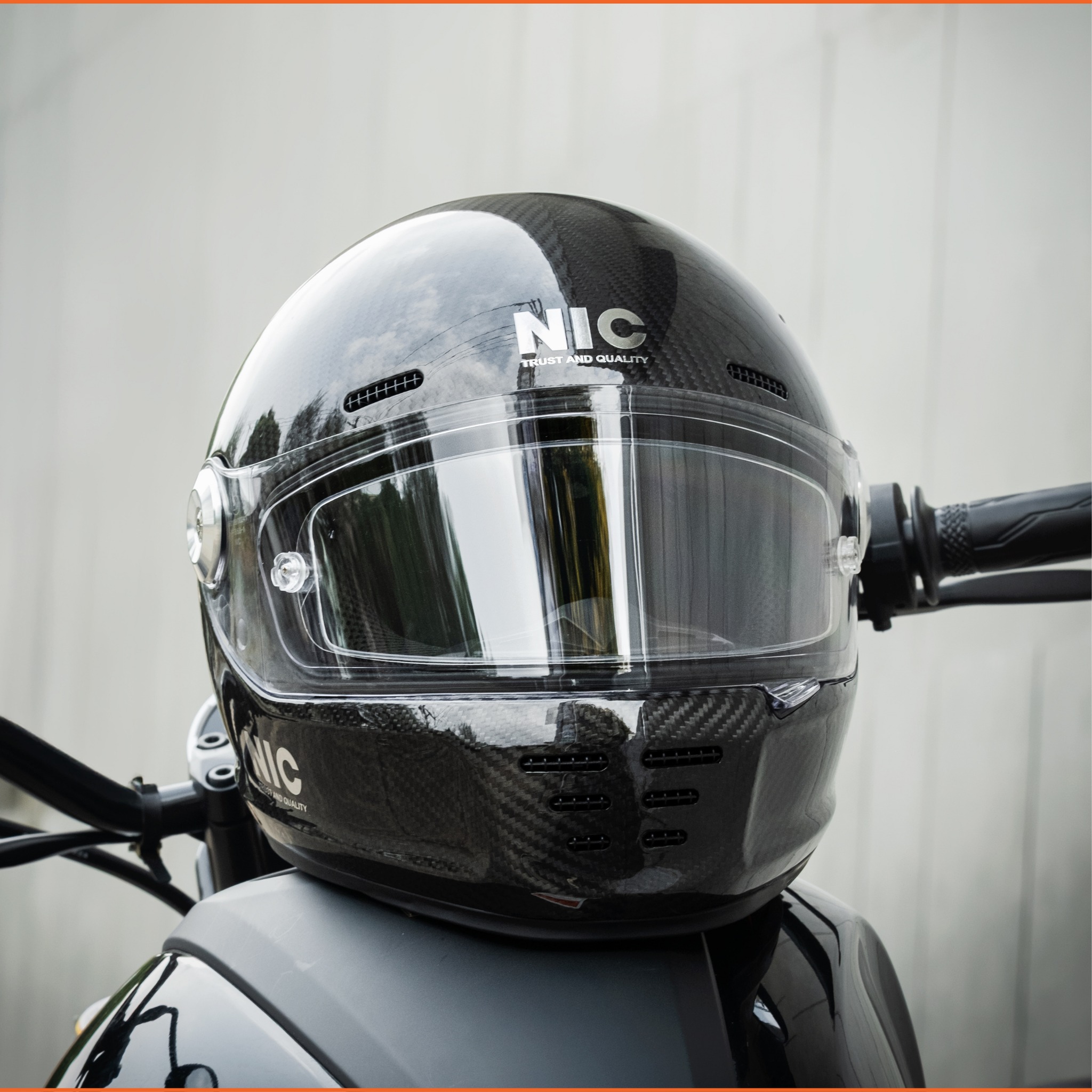 mu bao hiem NIC N06 trang bi pinlock