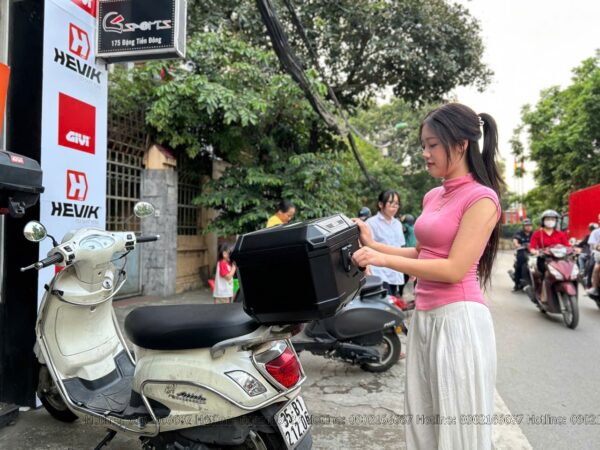 thung xe may givi u37n 4
