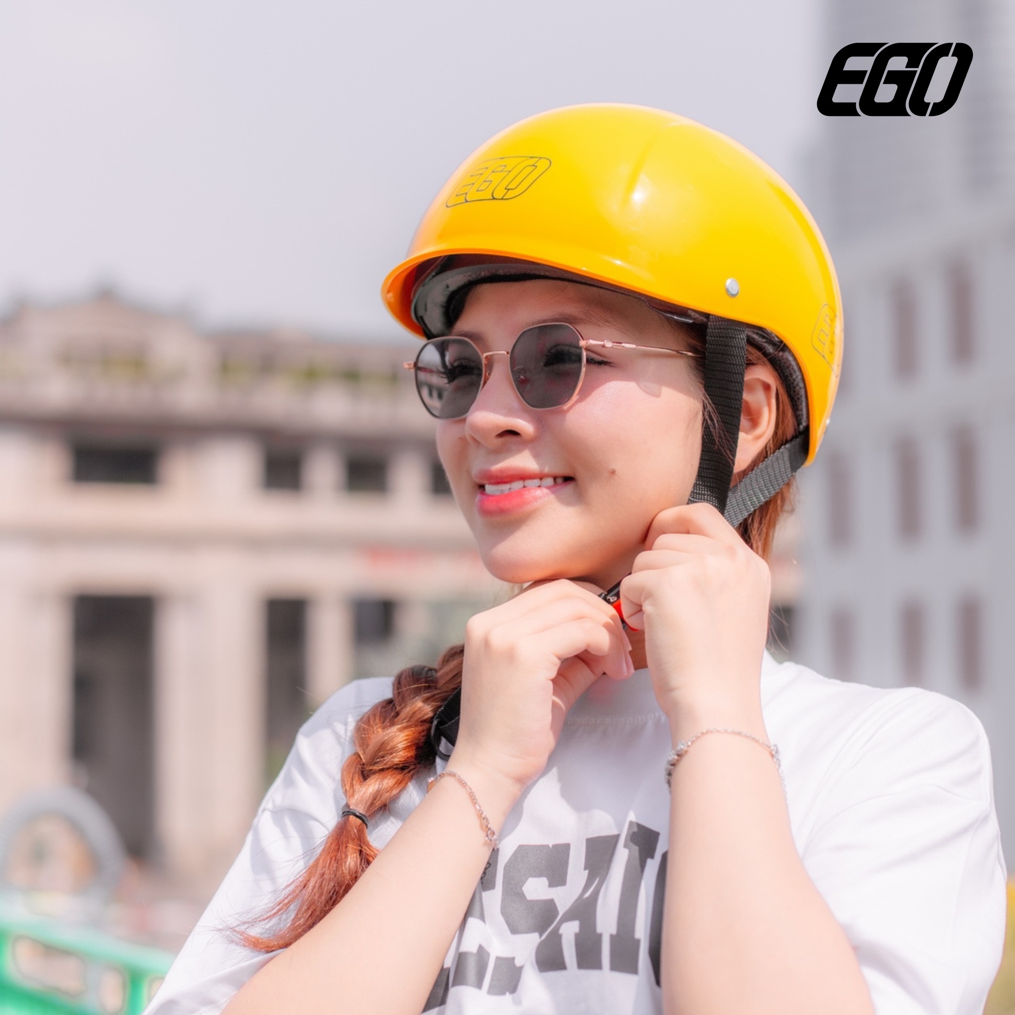 Mu bao hiem EGO E20 kinh am gon nhe.