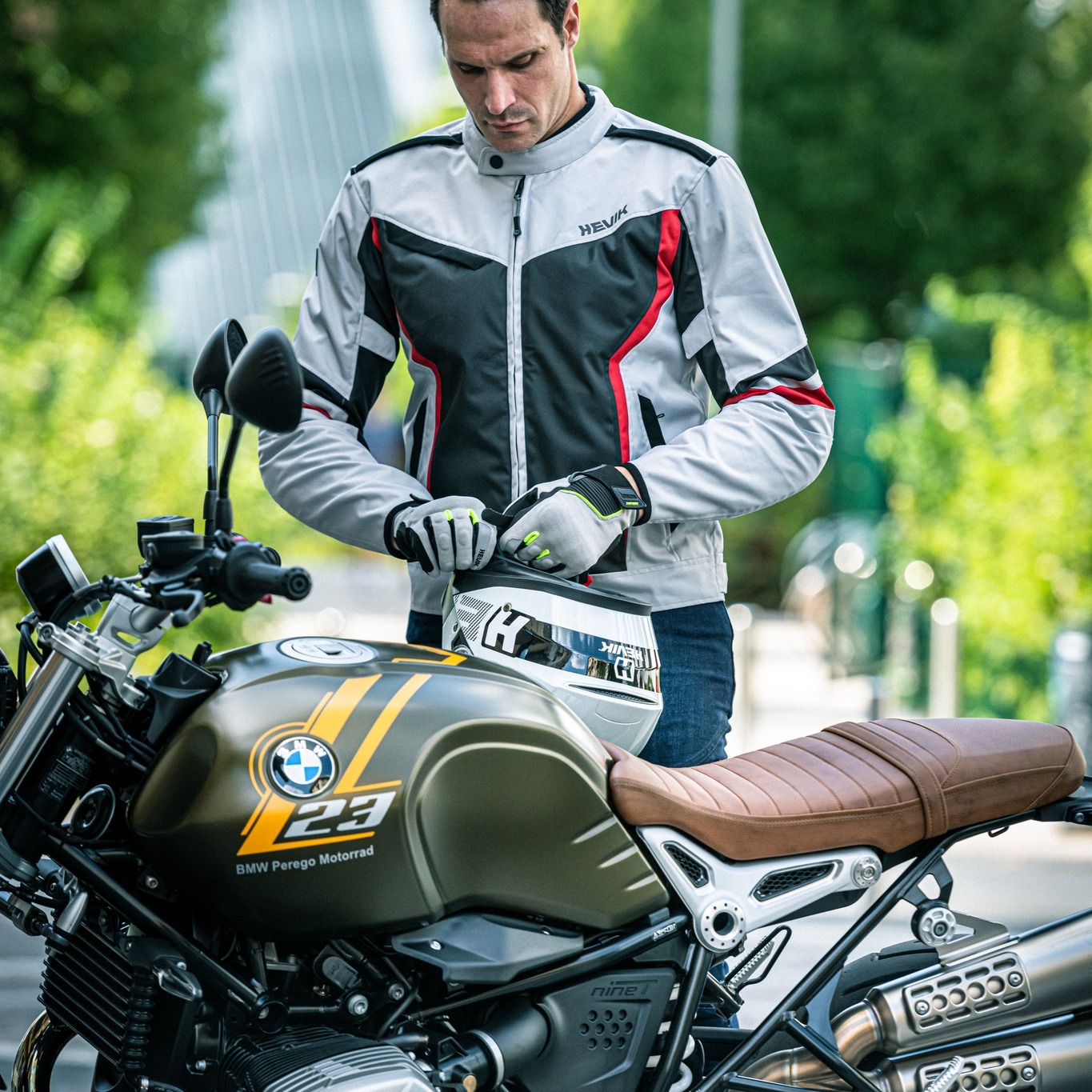 Ao giap moto HEVIK chinh hang.