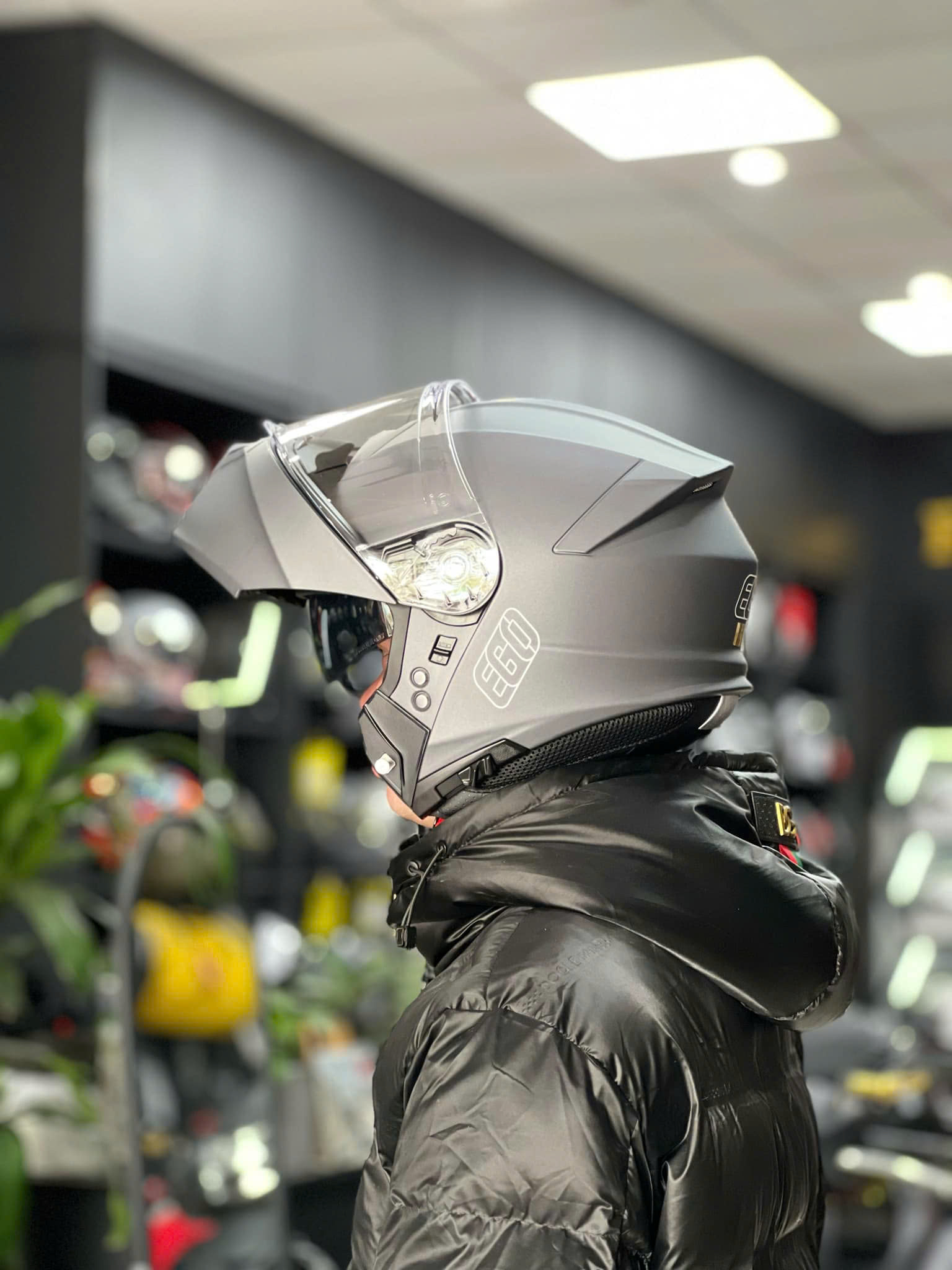 Mu bao hiem EGO E91 lat ham.