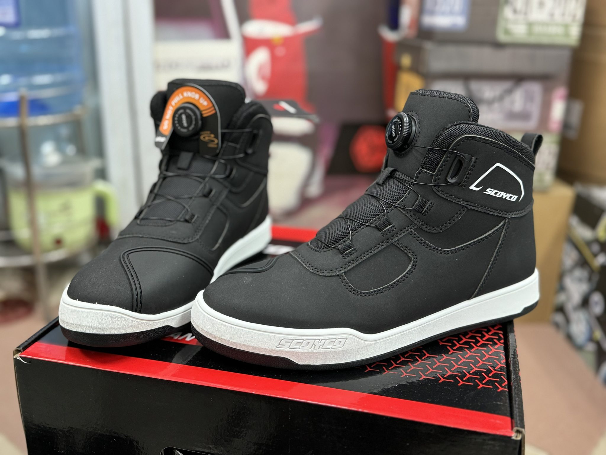 Giay bao ho moto MT084