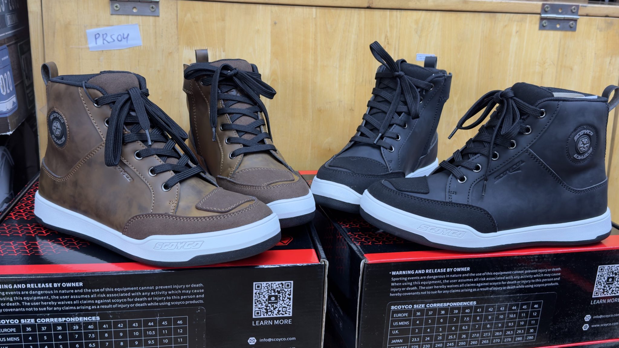 Giay bao ho moto chong nuoc SCOYCO MT088WP