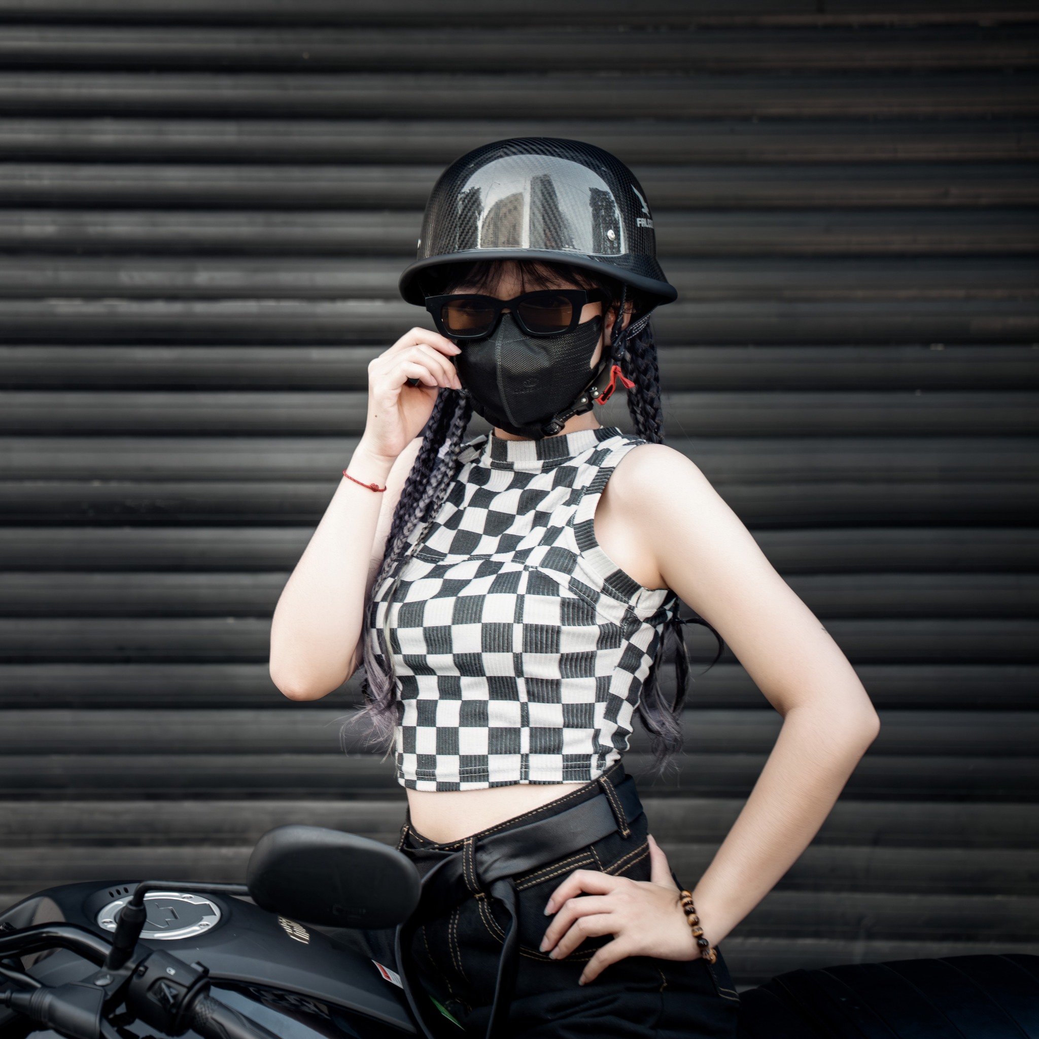 mu bao hiem nua dau carbon f24 6