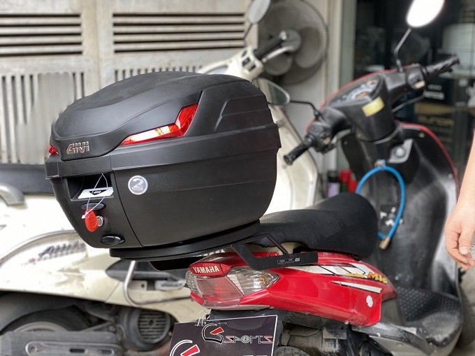 thung givi b27nx lap xe mio gsports 2