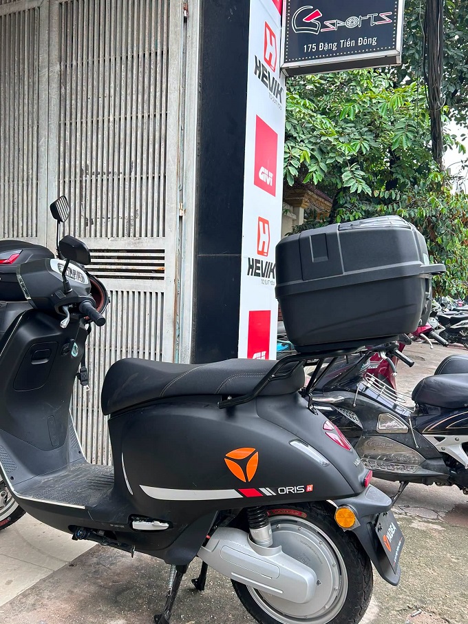 Thùng Givi B33NM lắp xe điện Yadea thung givi b33nm lap xe dien yadea