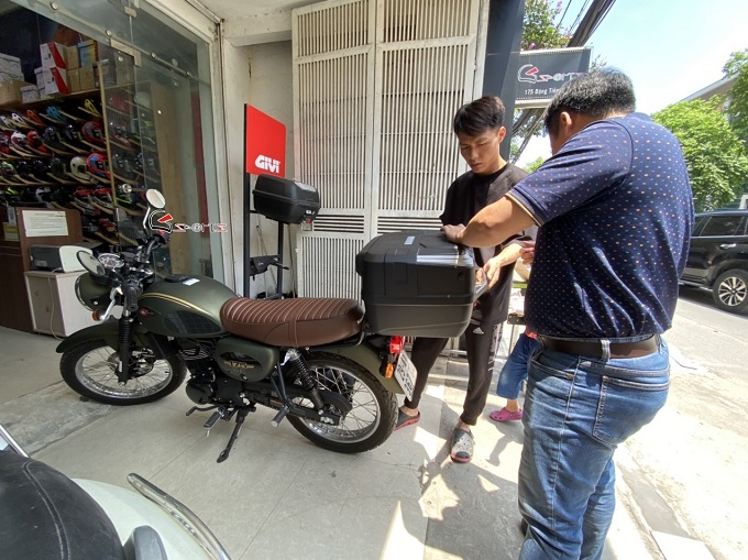 Thùng Givi B33NTM ADV lắp cho xe W175 thung givi b33ntm adv lap xe w175 3