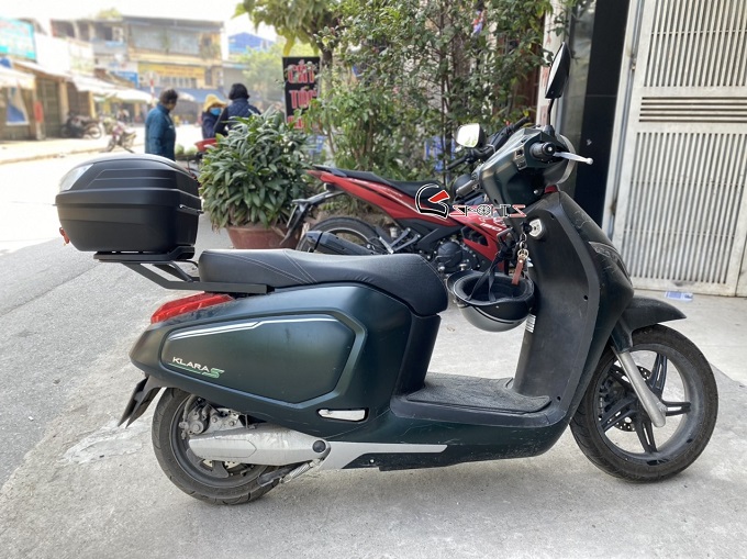 thung sau givi lap xe klara gsports 3
