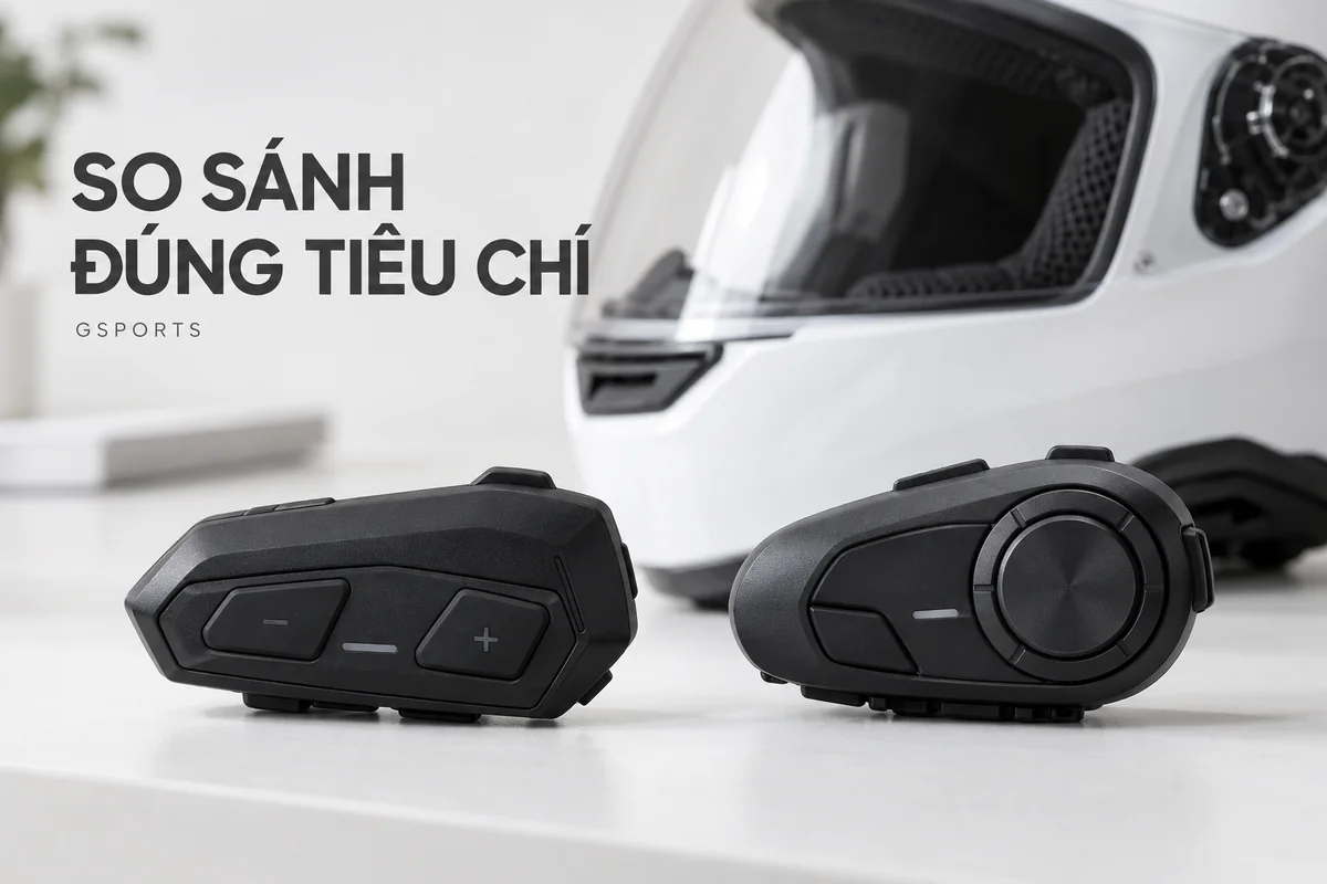 Hai bộ liên lạc minh họa màu đen cạnh mũ trắng trong studio